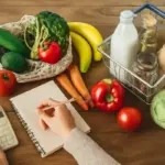 Come organizzare una spesa sana ed economica? I trucchi pratici per portare più benessere a tavola